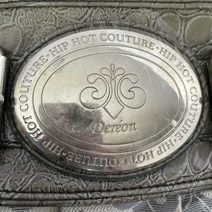 Deréon crossbody purse.  Excellent condition!